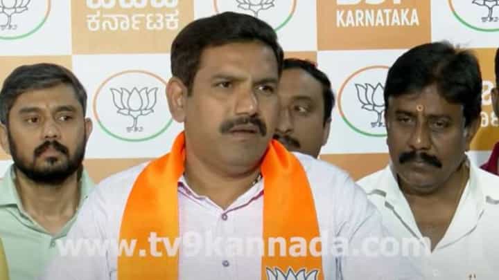 ಬಸನಗೌಡ ಯತ್ನಾಳ್ ಬಣದ ಅಭ್ಯರ್ಥಿಯನ್ನು ಎದುರಿಸಲು ನಾನು ಸಿದ್ಧನಿದ್ದೇನೆ: ಬಿವೈ ವಿಜಯೇಂದ್ರ ಬಸನಗೌಡ ಯತ್ನಾಳ್ ಬಣದ ಅಭ್ಯರ್ಥಿಯನ್ನು ಎದುರಿಸಲು ನಾನು ಸಿದ್ಧನಿದ್ದೇನೆ: ಬಿವೈ ವಿಜಯೇಂದ್ರ