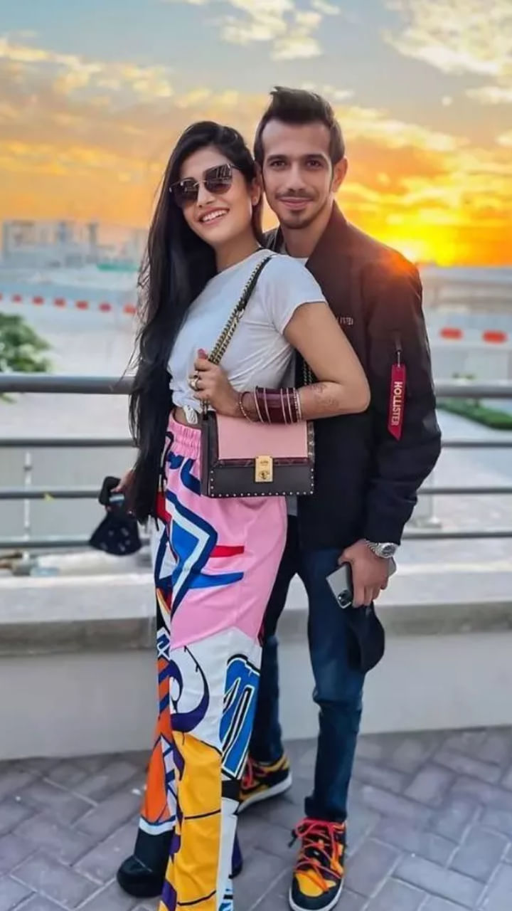 ಈ ನಡುವೆ ಈ ಇಬ್ಬರಲ್ಲಿ ಯಾರು ಹೆಚ್ಚು ಶ್ರೀಮಂತರು? ಇಬ್ಬರ ಬಳಿ ಎಷ್ಟು ಹಣವಿದೆ ಎಂಬುದರ ಬಗ್ಗೆ ಸೋಶಿಯಲ್ ಮೀಡಿಯಾದಲ್ಲಿ ಹುಡುಕಾಟ ಶುರುವಾಗಿದೆ. ಅದಕ್ಕೆಲ್ಲ ಉತ್ತರ ಇಲ್ಲಿದೆ.