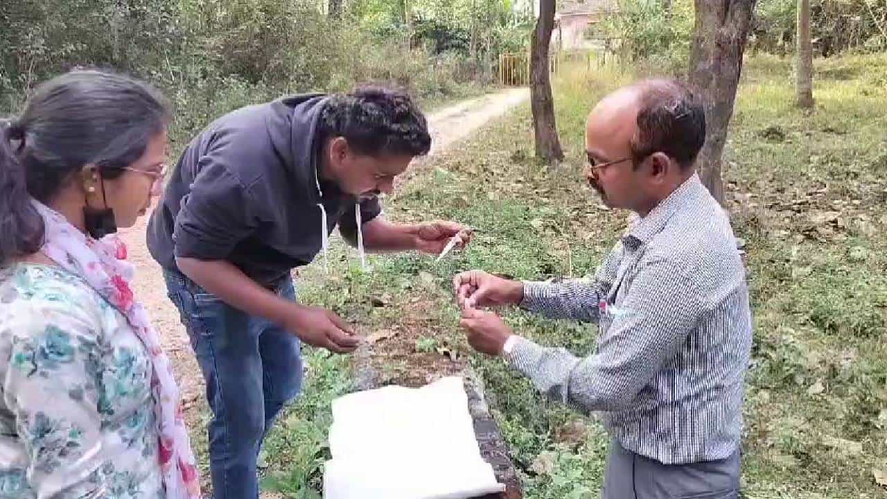 ಚಿಕ್ಕಮಗಳೂರು: ಮತ್ತೆ ಇಬ್ಬರಲ್ಲಿ ಕಾಣಿಸಿಕೊಂಡ ಮಂಗನ ಕಾಯಿಲೆ, ರೋಗಿಗಳ ಸಂಖ್ಯೆ 6ಕ್ಕೆ ಏರಿಕೆ ಚಿಕ್ಕಮಗಳೂರು: ಮತ್ತೆ ಇಬ್ಬರಲ್ಲಿ ಕಾಣಿಸಿಕೊಂಡ ಮಂಗನ ಕಾಯಿಲೆ, ರೋಗಿಗಳ ಸಂಖ್ಯೆ 6ಕ್ಕೆ ಏರಿಕೆ