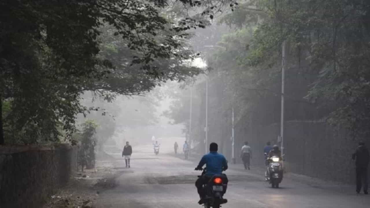 Karnataka Weather: ದಾವಣಗೆರೆಯಲ್ಲಿ ಕನಿಷ್ಠ ತಾಪಮಾನ, ಕರ್ನಾಟಕದ ಉತ್ತರ ಒಳನಾಡಿನಲ್ಲಿ ಮುಂದಿನ ಐದು ದಿನ ಭಾರಿ ಚಳಿ Karnataka Weather: ದಾವಣಗೆರೆಯಲ್ಲಿ ಕನಿಷ್ಠ ತಾಪಮಾನ, ಕರ್ನಾಟಕದ ಉತ್ತರ ಒಳನಾಡಿನಲ್ಲಿ ಮುಂದಿನ ಐದು ದಿನ ಭಾರಿ ಚಳಿ