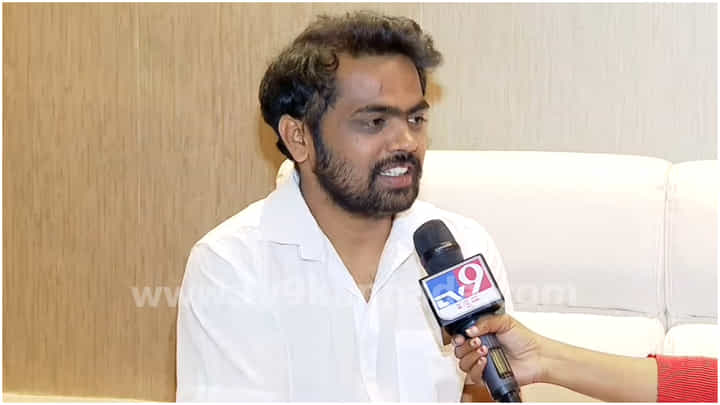 ಬಿಗ್ ಬಾಸ್ನಿಂದ ಧನರಾಜ್ಗೆ ಎಷ್ಟು ಹಣ ಸಿಕ್ತು? ಸುತ್ತಿ ಬಳಸಿ ಉತ್ತರಿಸಿದ ದೋಸ್ತ ಬಿಗ್ ಬಾಸ್ನಿಂದ ಧನರಾಜ್ಗೆ ಎಷ್ಟು ಹಣ ಸಿಕ್ತು? ಸುತ್ತಿ ಬಳಸಿ ಉತ್ತರಿಸಿದ ದೋಸ್ತ