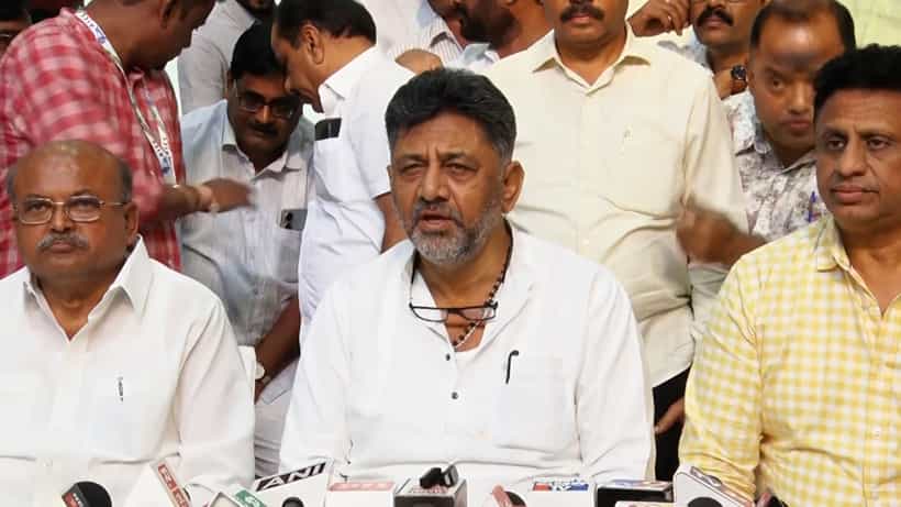 ಕಾಂಗ್ರೆಸ್ನಲ್ಲಿ ಕಡಿಮೆಯಾಗದ ಒಳಮುನಿಸು, ಬೆಳಗಾವಿಯಲ್ಲೇ ಇದ್ದರೂ ಡಿಕೆಶಿ ಭೇಟಿಯಾಗದ ಸತೀಶ್