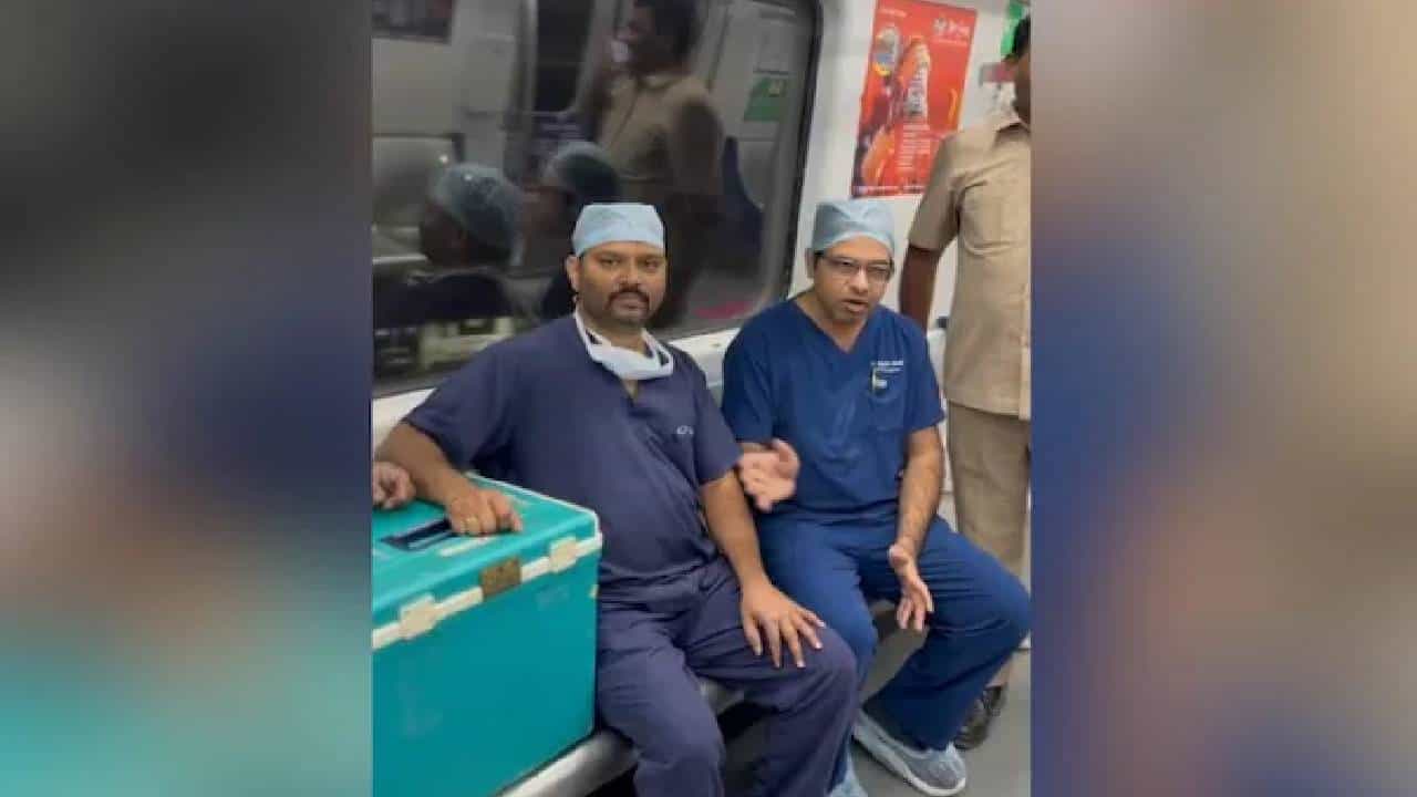 ಹೈದರಾಬಾದ್ ಮೆಟ್ರೋದಲ್ಲಿ ಹೃದಯ ರವಾನೆ, ಕನ್ನಡಿಗ ವೈದ್ಯನ ನೇತೃತ್ವ ಹೈದರಾಬಾದ್ ಮೆಟ್ರೋದಲ್ಲಿ ಹೃದಯ ರವಾನೆ, ಕನ್ನಡಿಗ ವೈದ್ಯನ ನೇತೃತ್ವ