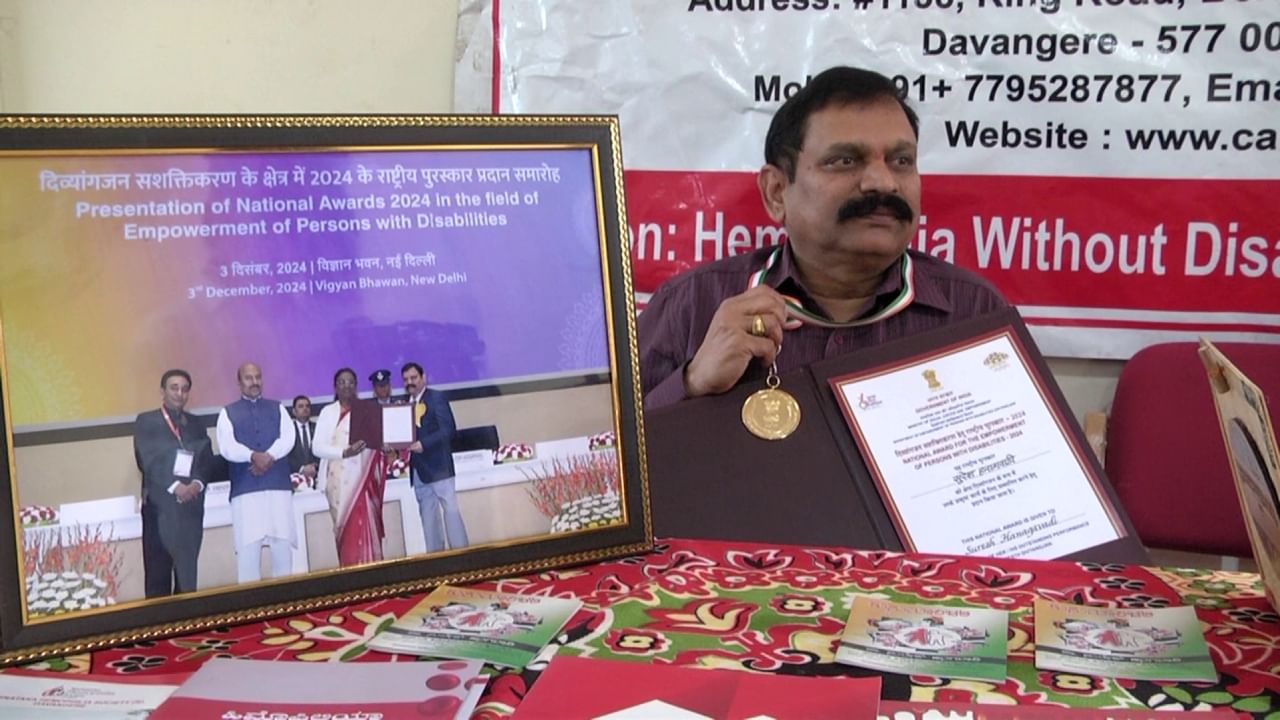 Dr Suresh Hanagavadi With Award