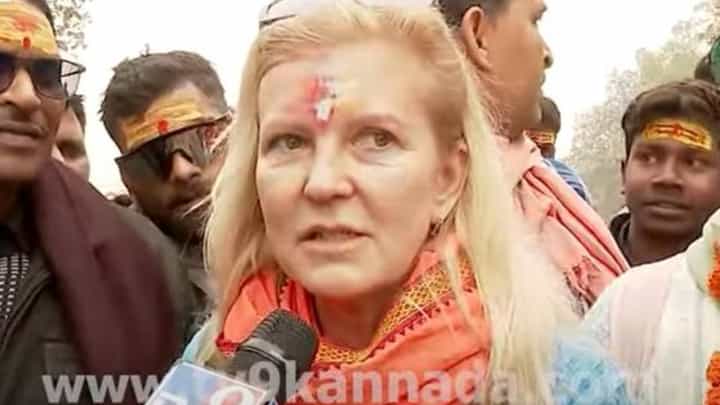 Maha Kumbh 2025: ತ್ರಿವೇಣಿ ಸಂಗಮದಲ್ಲಿ ಪವಿತ್ರ ಸ್ನಾನ ಸಂಸ್ಕಾರದಲ್ಲಿ ಭಾಗಿಯಾದ ಇಬ್ಬರು ರಷ್ಯನ್ ಮಹಿಳೆಯರು! Maha Kumbh 2025: ತ್ರಿವೇಣಿ ಸಂಗಮದಲ್ಲಿ ಪವಿತ್ರ ಸ್ನಾನ ಸಂಸ್ಕಾರದಲ್ಲಿ ಭಾಗಿಯಾದ ಇಬ್ಬರು ರಷ್ಯನ್ ಮಹಿಳೆಯರು!