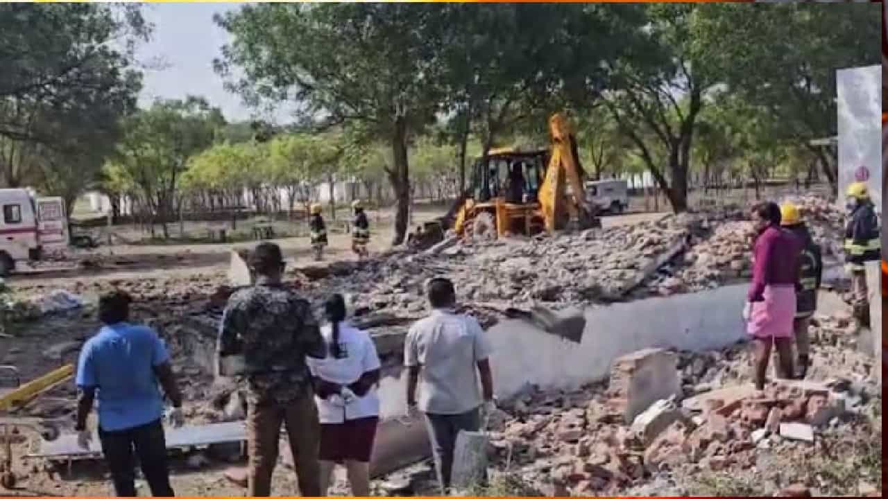 ತಮಿಳುನಾಡಿನ ಪಟಾಕಿ ಕಾರ್ಖಾನೆಯಲ್ಲಿ ಸ್ಫೋಟ; 6 ಕಾರ್ಮಿಕರು ಸಾವು ತಮಿಳುನಾಡಿನ ಪಟಾಕಿ ಕಾರ್ಖಾನೆಯಲ್ಲಿ ಸ್ಫೋಟ; 6 ಕಾರ್ಮಿಕರು ಸಾವು