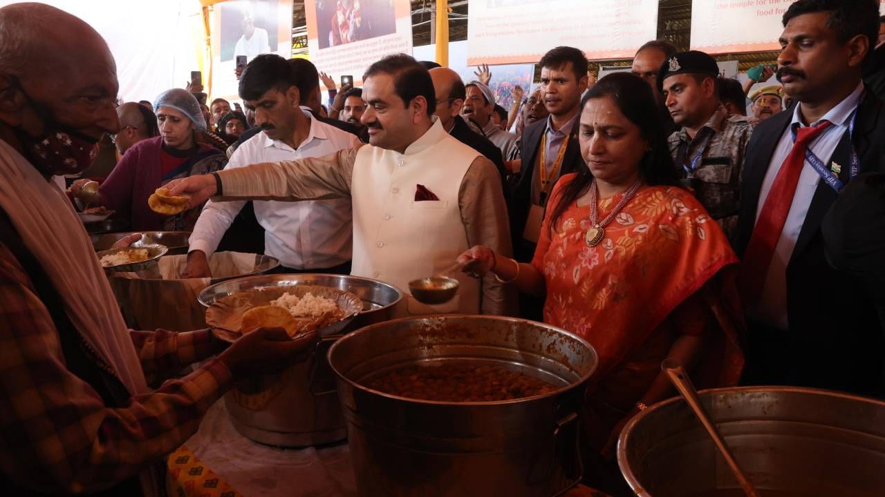 ಮಹಾಕುಂಭ ಆಯೋಜನೆ ಮಾಡಿದ ಆಡಳಿತವರ್ಗ, ಪೊಲೀಸ್, ಸ್ವಚ್ಛತಾ ವಿಭಾಗ ಇವರಿಗೂ ಧನ್ಯವಾದ ಹೇಳುತ್ತೇನೆ. ಕಾರ್ಪೊರೇಟ್ ಸಂಸ್ಥೆಗಳಿಗೆ ಇದು ಒಂದು ಕೇಸ್ ಸ್ಟಡಿಯಾಗಿದೆ ಎಂದು ಗೌತಮ್ ಅದಾನಿ ಈ ಸಂದರ್ಭದಲ್ಲಿ ಹೇಳಿದರು. 