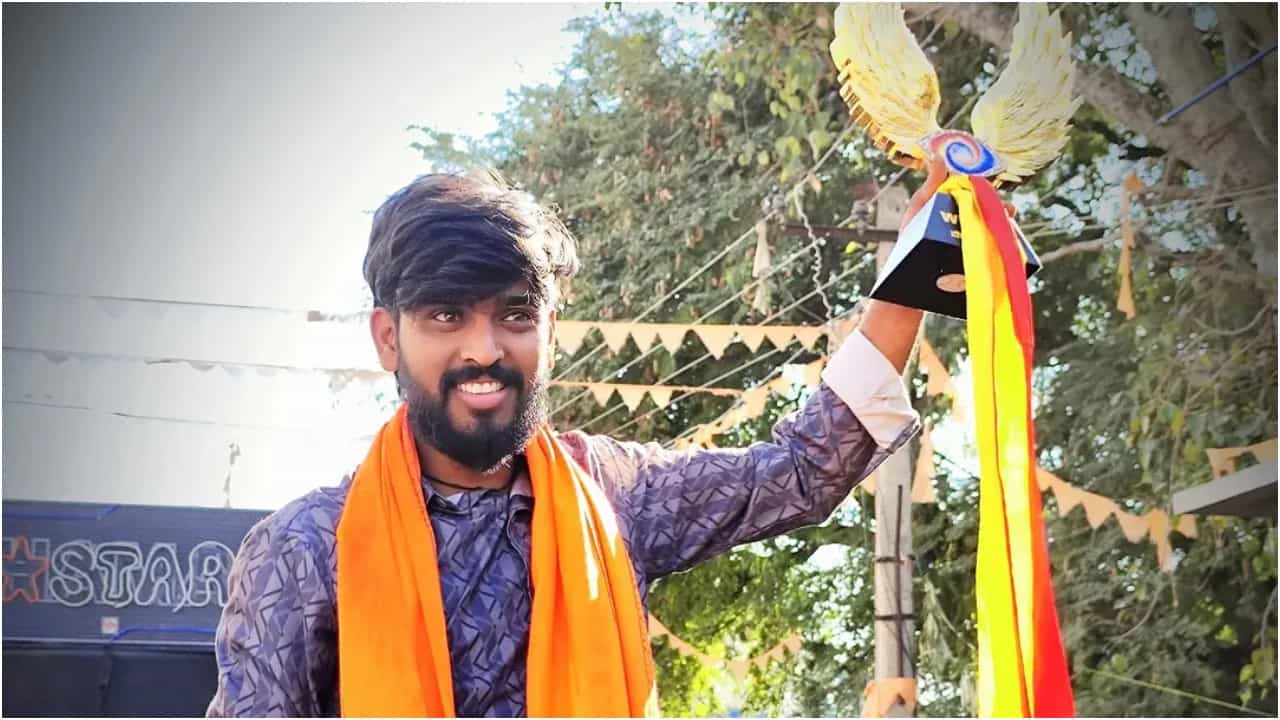 ಬಿಗ್ ಬಾಸ್ ಗೆದ್ದರೂ ಕುರಿ ಕಾಯುವ ಕಾಯಕ ಮುಂದುವರಿಸಲಿದ್ದಾರೆ ಹನುಮಂತ ಬಿಗ್ ಬಾಸ್ ಗೆದ್ದರೂ ಕುರಿ ಕಾಯುವ ಕಾಯಕ ಮುಂದುವರಿಸಲಿದ್ದಾರೆ ಹನುಮಂತ