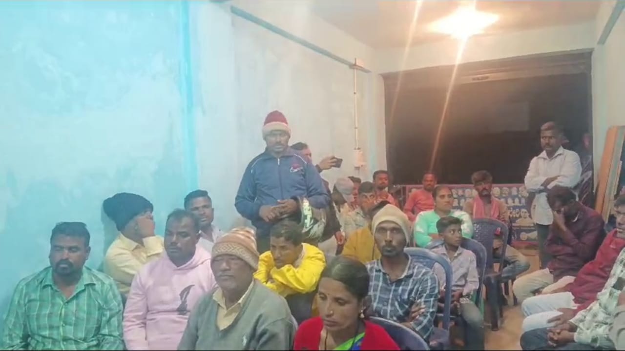 ಹಾಸನದಲ್ಲಿ 5 ಲಕ್ಷ ಸಾಲಕ್ಕೆ 19 ಲಕ್ಷ ರೂ. ಬಡ್ಡಿ, ಬಡ ಕುಟುಂಬದ ಕಣ್ಣೀರು: ರಾಜ್ಯದಲ್ಲಿ ಎಲ್ಲೆಲ್ಲಿ ಏನೇನಾಯ್ತು? ಇಲ್ಲಿದೆ ಮಾಹಿತಿ ಹಾಸನದಲ್ಲಿ 5 ಲಕ್ಷ ಸಾಲಕ್ಕೆ 19 ಲಕ್ಷ ರೂ. ಬಡ್ಡಿ, ಬಡ ಕುಟುಂಬದ ಕಣ್ಣೀರು: ರಾಜ್ಯದಲ್ಲಿ ಎಲ್ಲೆಲ್ಲಿ ಏನೇನಾಯ್ತು? ಇಲ್ಲಿದೆ ಮಾಹಿತಿ