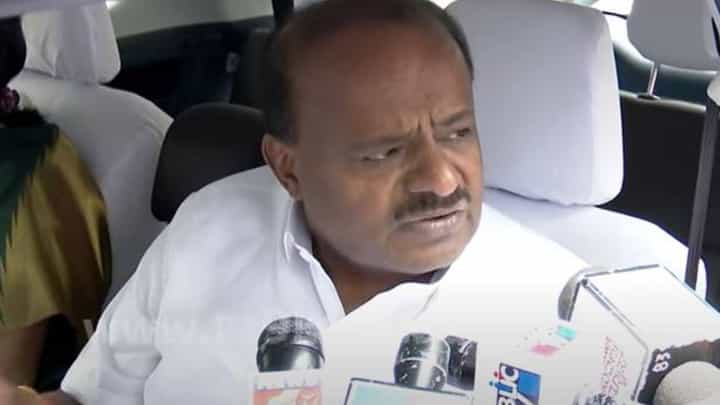 ಚುನಾವಣಾ ಸಮಯದಲ್ಲಿ ನಮಗೆ ಬೇಕಾದ ಜನ ದುಡ್ಡು ಕೊಡುತ್ತಾರೆ, ಅದನ್ನು ಖರ್ಚು ಮಾಡುತ್ತೇನೆ: ಹೆಚ್ ಡಿ ಕುಮಾರಸ್ವಾಮಿ ಚುನಾವಣಾ ಸಮಯದಲ್ಲಿ ನಮಗೆ ಬೇಕಾದ ಜನ ದುಡ್ಡು ಕೊಡುತ್ತಾರೆ, ಅದನ್ನು ಖರ್ಚು ಮಾಡುತ್ತೇನೆ: ಹೆಚ್ ಡಿ ಕುಮಾರಸ್ವಾಮಿ