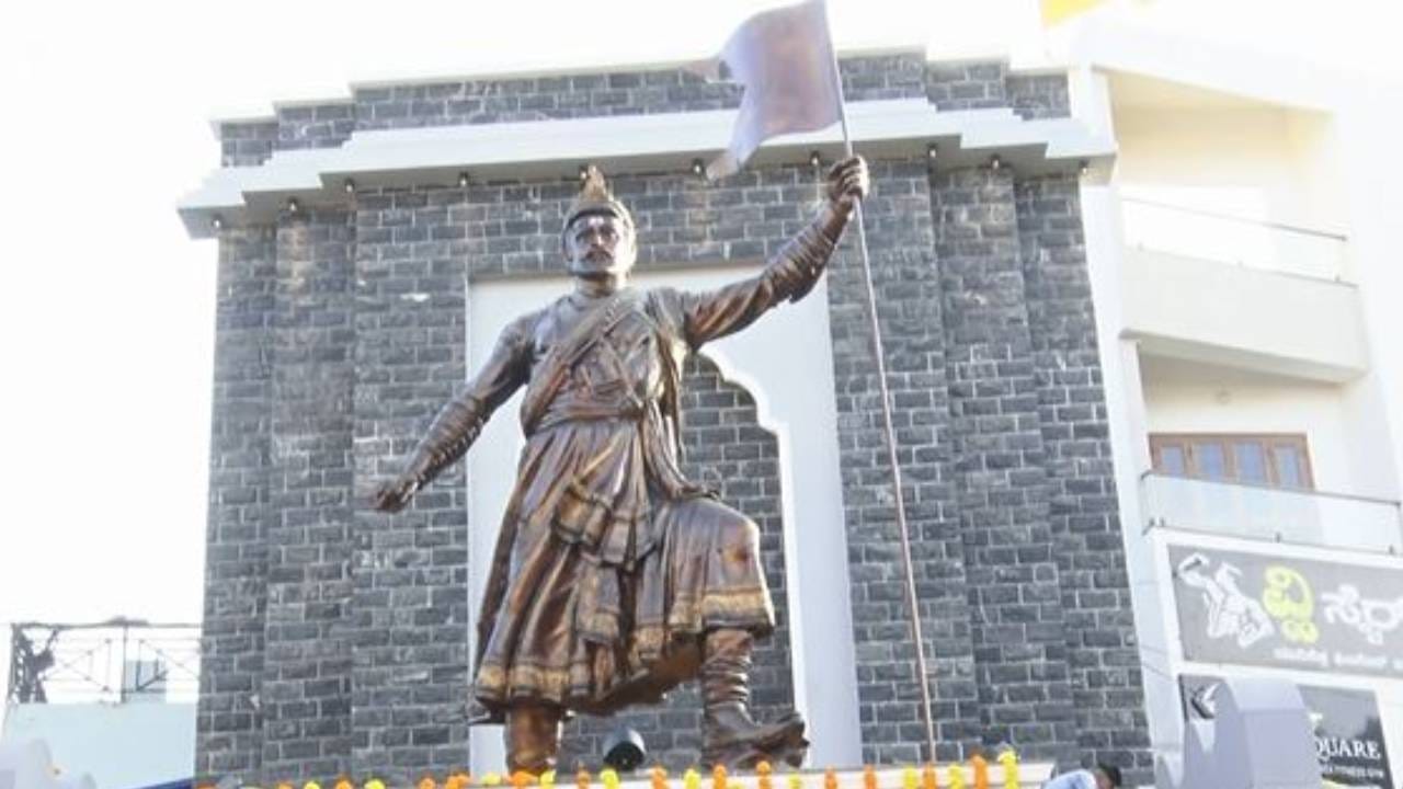 ಬೆಳಗಾವಿಯಲ್ಲಿ ತಾರಕಕ್ಕೇರಿದ ಮೂರ್ತಿ ಪಾಲಿಟಿಕ್ಸ್: ಮತ್ತೊಮ್ಮೆ ಮೂರ್ತಿ ಅನಾವರಣಕ್ಕೆ ಸಿದ್ಧತೆ ಬೆಳಗಾವಿಯಲ್ಲಿ ತಾರಕಕ್ಕೇರಿದ ಮೂರ್ತಿ ಪಾಲಿಟಿಕ್ಸ್: ಮತ್ತೊಮ್ಮೆ ಮೂರ್ತಿ ಅನಾವರಣಕ್ಕೆ ಸಿದ್ಧತೆ