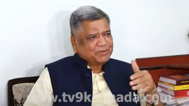 ಕಾಂಗ್ರೆಸ್ನಲ್ಲಿ ನಡೆಯುತ್ತಿರುವ ಒಳಜಗಳಗಳು ಬೀದಿಗೆ ಬರುವ ದಿನ ದೂರವಿಲ್ಲ: ಜಗದೀಶ್ ಶೆಟ್ಟರ್ ಕಾಂಗ್ರೆಸ್ನಲ್ಲಿ ನಡೆಯುತ್ತಿರುವ ಒಳಜಗಳಗಳು ಬೀದಿಗೆ ಬರುವ ದಿನ ದೂರವಿಲ್ಲ: ಜಗದೀಶ್ ಶೆಟ್ಟರ್