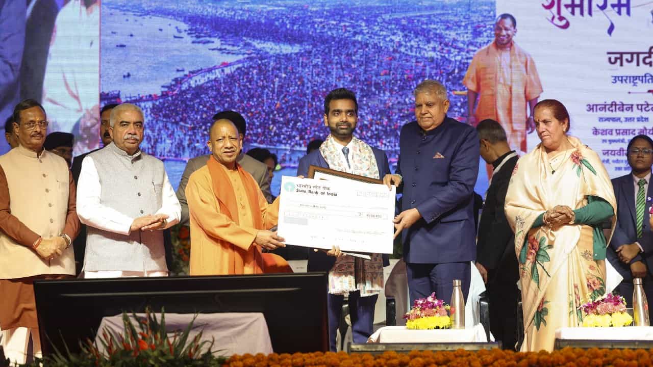 ಅಕ್ರಮ ನಿರಾಶ್ರಿತರು ಗಂಭೀರ ಸವಾಲಾಗಿದ್ದಾರೆ; ವಲಸಿಗರ ಬಗ್ಗೆ ಉಪರಾಷ್ಟ್ರಪತಿ ಜಗದೀಪ್ ಧನಖರ್ ಕಳವಳ ಅಕ್ರಮ ನಿರಾಶ್ರಿತರು ಗಂಭೀರ ಸವಾಲಾಗಿದ್ದಾರೆ; ವಲಸಿಗರ ಬಗ್ಗೆ ಉಪರಾಷ್ಟ್ರಪತಿ ಜಗದೀಪ್ ಧನಖರ್ ಕಳವಳ