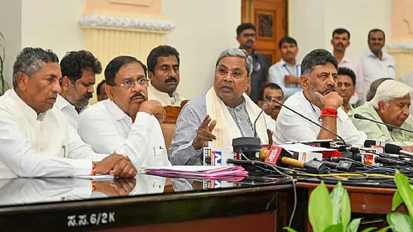 ಕಾಂಗ್ರೆಸ್ನಲ್ಲಿ ಜೋರಾದ ಡಿನ್ನರ್ ಪೊಲಿಟಿಕ್ಸ್: ನಾಳಿನ ಪರಮೇಶ್ವರ್ ಡಿನ್ನರ್ ಸಭೆಗೆ ಹೈಕಮಾಂಡ್ ಬ್ರೇಕ್