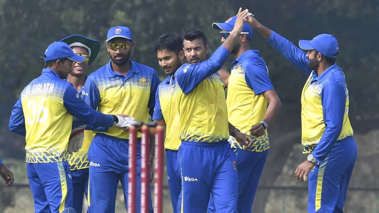 Vijay Hazare Trophy 2025: 5ನೇ ಬಾರಿಗೆ ಚಾಂಪಿಯನ್ ಪಟ್ಟಕ್ಕೇರಿದ ಕರ್ನಾಟಕ; ಕರುಣ್ ತಂಡಕ್ಕೆ ಸೋಲು Vijay Hazare Trophy 2025: 5ನೇ ಬಾರಿಗೆ ಚಾಂಪಿಯನ್ ಪಟ್ಟಕ್ಕೇರಿದ ಕರ್ನಾಟಕ; ಕರುಣ್ ತಂಡಕ್ಕೆ ಸೋಲು