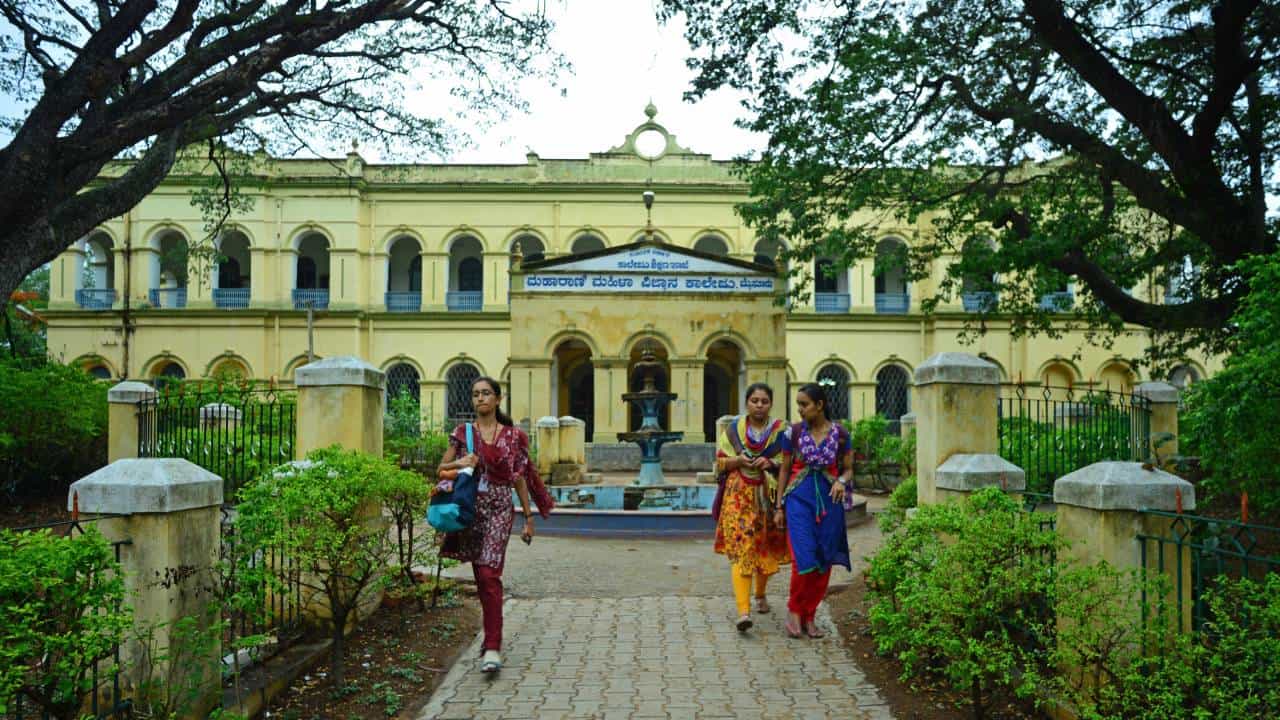 ಮೈಸೂರಿನ ಮಹಾರಾಣಿ ಕಾಲೇಜು ಕಟ್ಟಡ ಕುಸಿತ, ಓರ್ವ ಸಾವು