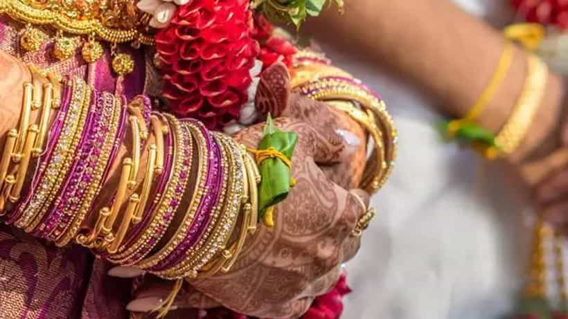 ಗಂಡನ ಮನೆ ಲೂಟಿ ಮಾಡಿ ಫೇಸ್ಬುಕ್ನಲ್ಲಿ ಪರಿಚಯವಾದವನೊಂದಿಗೆ ಓಡಿ ಹೋದ ಮಹಿಳೆ