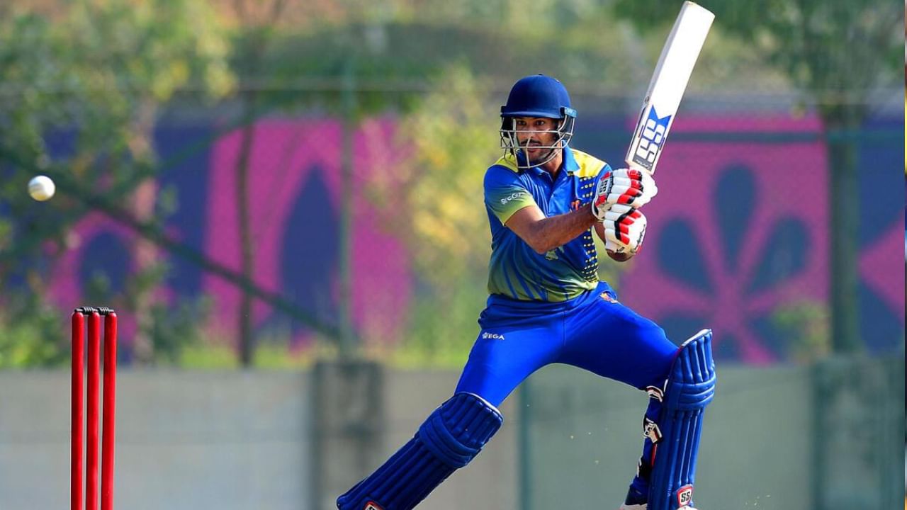 Vijay Hazare Trophy: ಟೂರ್ನಿಯಲ್ಲಿ 4ನೇ ಶತಕ ಸಿಡಿಸಿದ ಮಯಾಂಕ್ ಅಗರ್ವಾಲ್; ಕರ್ನಾಟಕಕ್ಕೆ 6ನೇ ಜಯ Vijay Hazare Trophy: ಟೂರ್ನಿಯಲ್ಲಿ 4ನೇ ಶತಕ ಸಿಡಿಸಿದ ಮಯಾಂಕ್ ಅಗರ್ವಾಲ್; ಕರ್ನಾಟಕಕ್ಕೆ 6ನೇ ಜಯ