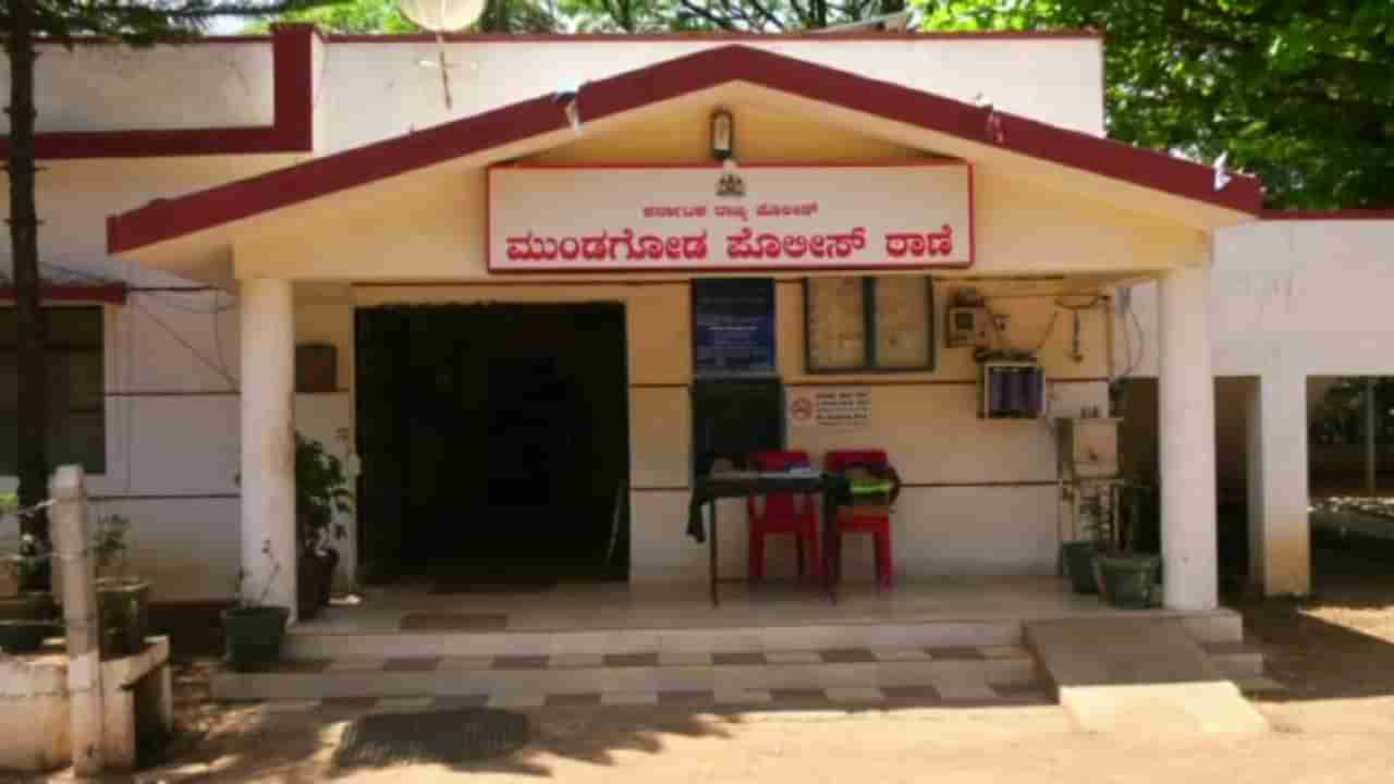 ಮುಂಡಗೋಡದಲ್ಲಿ ಮೀಟರ್ ಬಡ್ಡಿ ದಂಧೆಕೋರನನ್ನೇ ಕಿಡ್ನಾಪ್! 1 ಲಕ್ಷಕ್ಕೆ ತಿಂಗಳಿಗೆ 30 ಸಾವಿರ ರೂ. ಬಡ್ಡಿ ಪಡೆಯುತ್ತಿದ್ದ ಆಸಾಮಿ