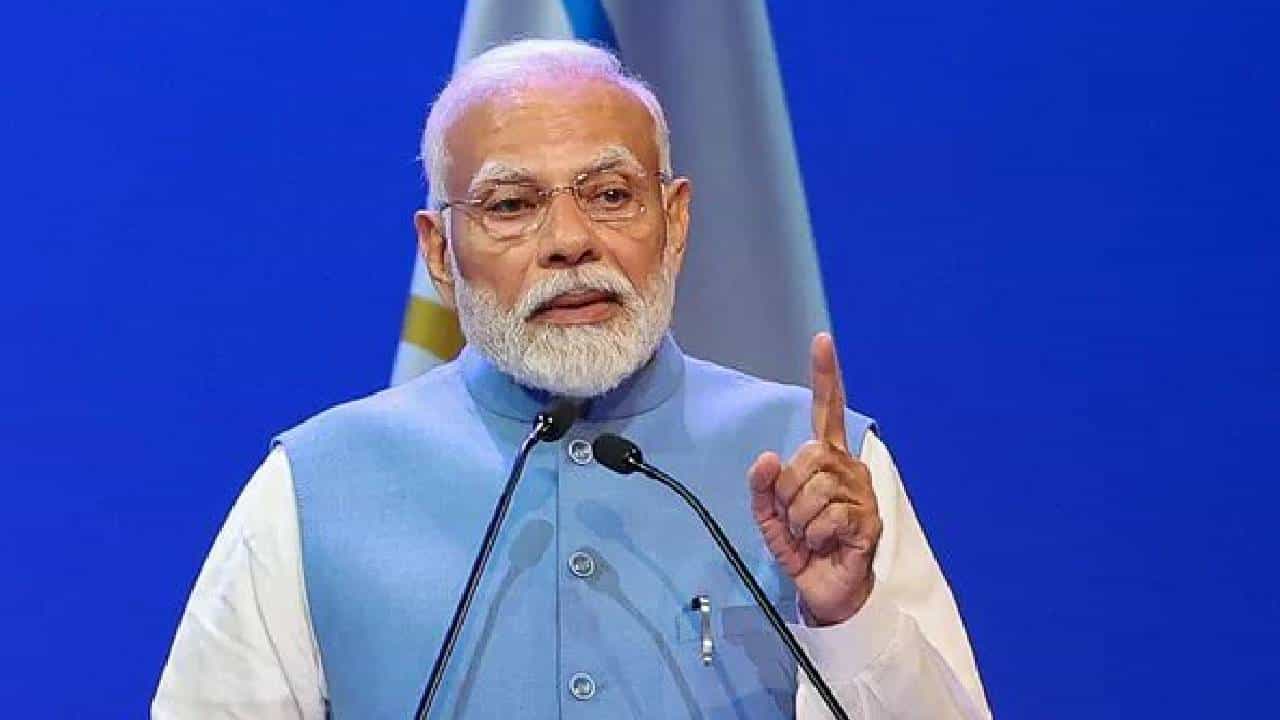 Modi Mann Ki Baat: ಭಾರತದ ಸಂವಿಧಾನ ರಚನಾ ಸಭೆಗೆ ಸಂಬಂಧಿಸಿದ ಮಹಾನ್ ನಾಯಕರ ಧ್ವನಿ ಕೇಳಿಸಿದ ಪ್ರಧಾನಿ ಮೋದಿ Modi Mann Ki Baat: ಭಾರತದ ಸಂವಿಧಾನ ರಚನಾ ಸಭೆಗೆ ಸಂಬಂಧಿಸಿದ ಮಹಾನ್ ನಾಯಕರ ಧ್ವನಿ ಕೇಳಿಸಿದ ಪ್ರಧಾನಿ ಮೋದಿ