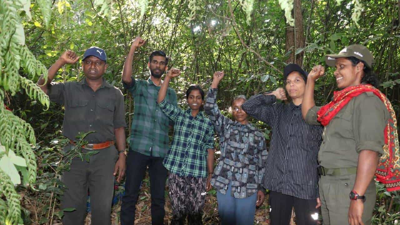 ಸಶಸ್ತ್ರ ಹೋರಾಟಕ್ಕೆ ಧುಮುಕಿದ್ಯಾಕೆ? ಶರಣಾಗುತ್ತಿರುವ 6 ನಕ್ಸಲರ ಬಗ್ಗೆ ಒಂದಿಷ್ಟು ಮಾಹಿತಿ ಸಶಸ್ತ್ರ ಹೋರಾಟಕ್ಕೆ ಧುಮುಕಿದ್ಯಾಕೆ? ಶರಣಾಗುತ್ತಿರುವ 6 ನಕ್ಸಲರ ಬಗ್ಗೆ ಒಂದಿಷ್ಟು ಮಾಹಿತಿ