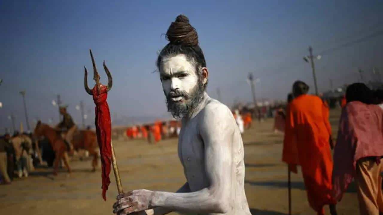 Maha Kumbh 2025: 108 ಬಾರಿ ಸ್ನಾನ, 24 ಗಂಟೆ ತಪಸ್ಸು; ಮಹಾಕುಂಭದಲ್ಲಿ ನಾಗ ಸಾಧುಗಳ ದೀಕ್ಷಾ ಪ್ರಕ್ರಿಯೆ ಆರಂಭ Maha Kumbh 2025: 108 ಬಾರಿ ಸ್ನಾನ, 24 ಗಂಟೆ ತಪಸ್ಸು; ಮಹಾಕುಂಭದಲ್ಲಿ ನಾಗ ಸಾಧುಗಳ ದೀಕ್ಷಾ ಪ್ರಕ್ರಿಯೆ ಆರಂಭ