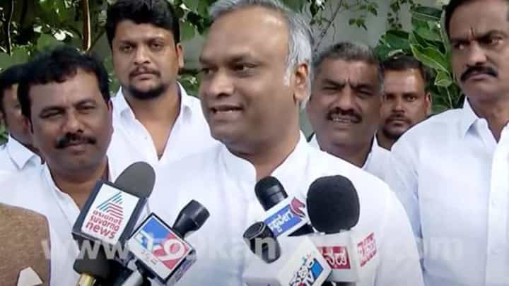 ದಲಿತ ನಾಯಕರು ಊಟ ಮಾಡುವುದಕ್ಕೂ ನಿರ್ಬಂಧ ಹೇರಿದರೆ ಹೇಗೆ ಸ್ವಾಮಿ? ಪ್ರಿಯಾಂಕ್ ಖರ್ಗೆ ದಲಿತ ನಾಯಕರು ಊಟ ಮಾಡುವುದಕ್ಕೂ ನಿರ್ಬಂಧ ಹೇರಿದರೆ ಹೇಗೆ ಸ್ವಾಮಿ? ಪ್ರಿಯಾಂಕ್ ಖರ್ಗೆ