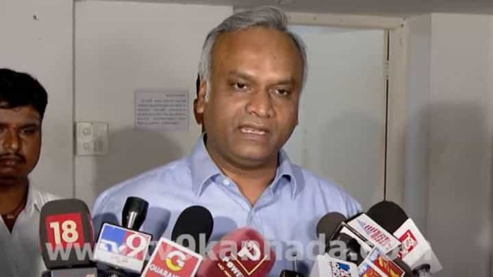 ಅಶ್ವಥ್ ನಾರಾಯಣ ಸಚಿವನಾಗಿದ್ದಾಗ ಕಿಯಾನಿಕ್ಸ್ನಲ್ಲಿ ನಡೆದ ಅವ್ಯವಹಾರಕ್ಕೆ ನಾನು ಹೊಣೆಗಾರನೇ? ಪ್ರಿಯಾಂಕ್ ಖರ್ಗೆ ಅಶ್ವಥ್ ನಾರಾಯಣ ಸಚಿವನಾಗಿದ್ದಾಗ ಕಿಯಾನಿಕ್ಸ್ನಲ್ಲಿ ನಡೆದ ಅವ್ಯವಹಾರಕ್ಕೆ ನಾನು ಹೊಣೆಗಾರನೇ? ಪ್ರಿಯಾಂಕ್ ಖರ್ಗೆ