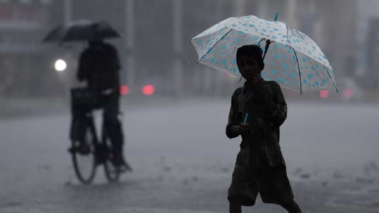 Karnataka Weather: ಕರ್ನಾಟಕದ ದಕ್ಷಿಣ ಒಳನಾಡಿನಲ್ಲಿ ಸಂಕ್ರಾಂತಿಯಿಂದ ಎರಡು ದಿನಗಳ ಕಾಲ ಮಳೆ Karnataka Weather: ಕರ್ನಾಟಕದ ದಕ್ಷಿಣ ಒಳನಾಡಿನಲ್ಲಿ ಸಂಕ್ರಾಂತಿಯಿಂದ ಎರಡು ದಿನಗಳ ಕಾಲ ಮಳೆ