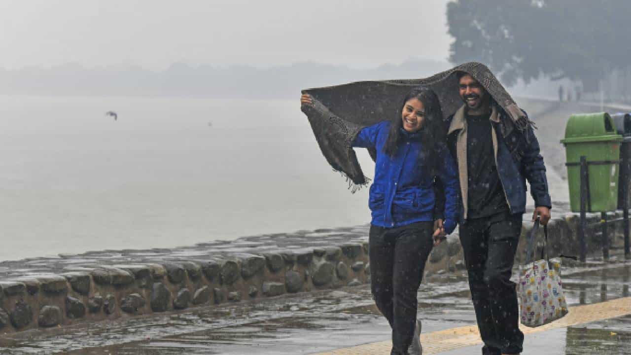 Karnataka Weather: ಕರ್ನಾಟಕದೆಲ್ಲೆಡೆ ಶೀತ ಗಾಳಿ, ಒಂದೆರಡು ದಿನಗಳ ಬಳಿಕ ಮಳೆ Karnataka Weather: ಕರ್ನಾಟಕದೆಲ್ಲೆಡೆ ಶೀತ ಗಾಳಿ, ಒಂದೆರಡು ದಿನಗಳ ಬಳಿಕ ಮಳೆ