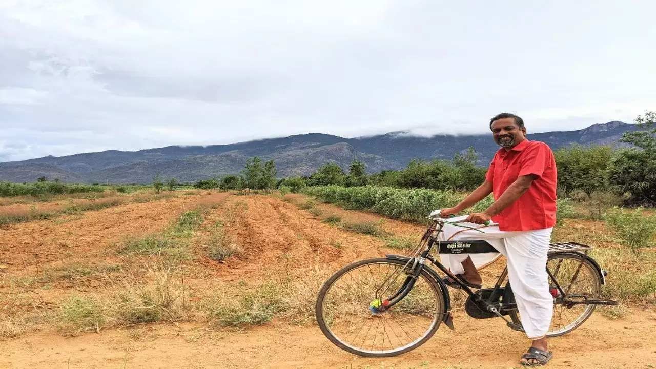 ಜೋಹೋ ಸಿಇಒ ಸ್ಥಾನ ತ್ಯಜಿಸಿದ ಶ್ರೀಧರ್ ವೆಂಬು; ಹಳ್ಳಿಗಳ ಅಭಿವೃದ್ಧಿಯತ್ತ ಗಮನ ಹರಿಸಲಿದ್ದಾರೆ ಈ ಉದ್ಯಮಿ