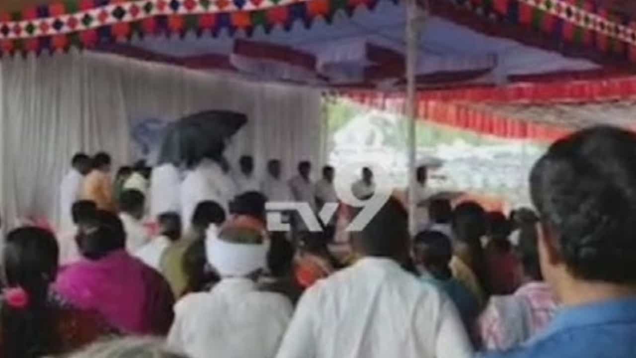 ಸುಳ್ವಾಡಿ ದುರಂತದಲ್ಲಿ ಬದುಕಿದವರಿಗೆ ನರಕಯಾತನೆ: 6 ವರ್ಷ ಕಳೆದರೂ ಕಾಡುತ್ತಿದೆ ಅನಾರೋಗ್ಯ ಸುಳ್ವಾಡಿ ದುರಂತದಲ್ಲಿ ಬದುಕಿದವರಿಗೆ ನರಕಯಾತನೆ: 6 ವರ್ಷ ಕಳೆದರೂ ಕಾಡುತ್ತಿದೆ ಅನಾರೋಗ್ಯ