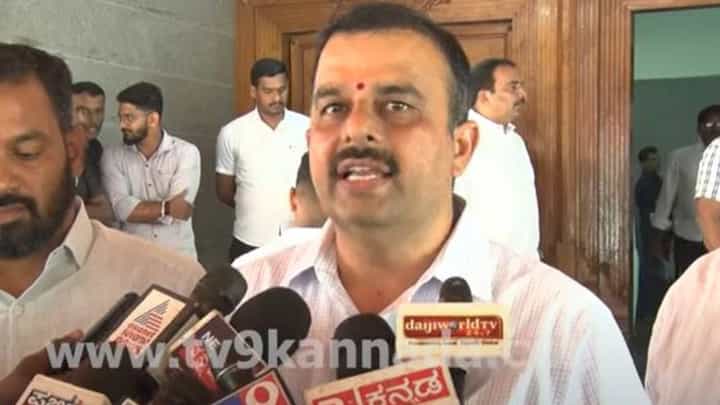 ಶಿವಕುಮಾರ್ಗೆ ಸಿಎಂ ಹುದ್ದೆ ಸುಮ್ಮನೆ ಸಿಗಲ್ಲ ಅದನ್ನವರು ಒದ್ದೇ ಪಡೆಯಬೇಕಾದ ಅನಿವಾರ್ಯತೆ ಇದೆ: ಸುನೀಲ ಕುಮಾರ್, ಶಾಸಕ ಶಿವಕುಮಾರ್ಗೆ ಸಿಎಂ ಹುದ್ದೆ ಸುಮ್ಮನೆ ಸಿಗಲ್ಲ ಅದನ್ನವರು ಒದ್ದೇ ಪಡೆಯಬೇಕಾದ ಅನಿವಾರ್ಯತೆ ಇದೆ: ಸುನೀಲ ಕುಮಾರ್, ಶಾಸಕ