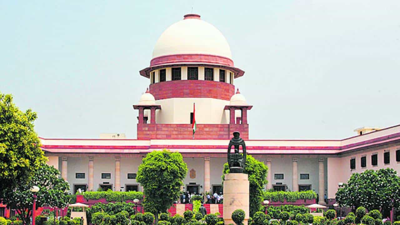 Supreme Court Job: ಸುಪ್ರೀಂ ಕೋರ್ಟ್ನಲ್ಲಿ ಕ್ಲರ್ಕ್ ಹುದ್ದೆಗಳಿಗೆ ಅರ್ಜಿ ಆಹ್ವಾನ Supreme Court Job: ಸುಪ್ರೀಂ ಕೋರ್ಟ್ನಲ್ಲಿ ಕ್ಲರ್ಕ್ ಹುದ್ದೆಗಳಿಗೆ ಅರ್ಜಿ ಆಹ್ವಾನ