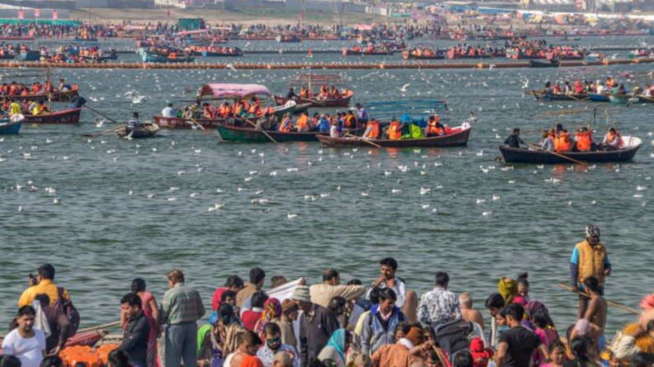 Mahakumbh 2025: ತ್ರಿವೇಣಿ ಸಂಗಮದಲ್ಲಿ ಪವಿತ್ರ ಸ್ನಾನ ಮಾಡುವ ಮೊದಲು ಈ ವಿಷ್ಯ ತಿಳಿದಿರಲಿ Mahakumbh 2025: ತ್ರಿವೇಣಿ ಸಂಗಮದಲ್ಲಿ ಪವಿತ್ರ ಸ್ನಾನ ಮಾಡುವ ಮೊದಲು ಈ ವಿಷ್ಯ ತಿಳಿದಿರಲಿ
