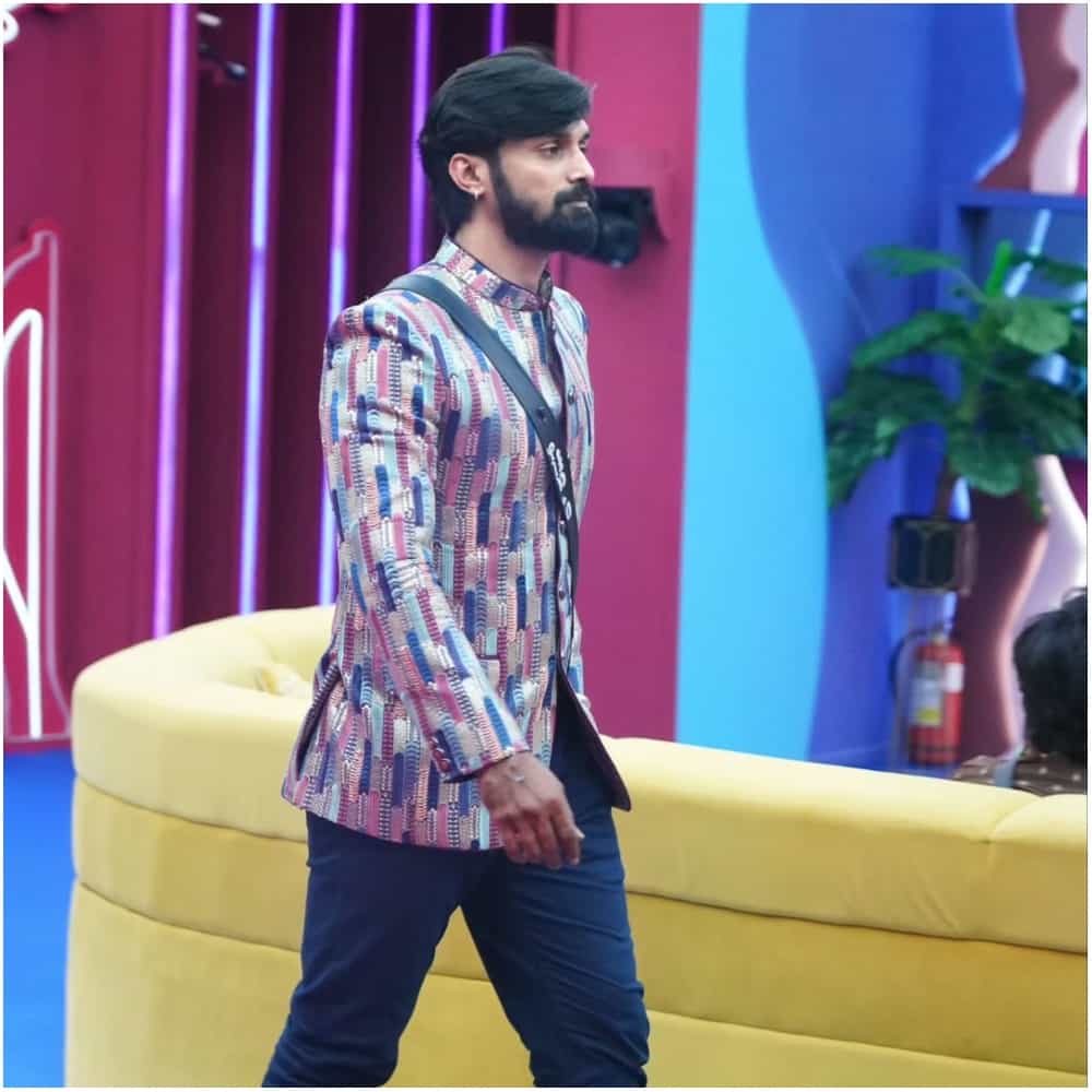 ‘ಬಿಗ್ ಬಾಸ್ ಕನ್ನಡ ಸೀಸನ್ 11’ರಲ್ಲಿ ತ್ರಿವಿಕ್ರಂ ಅವರು ಕಪ್ ಗೆಲ್ಲುವ ಸನಿಹದಲ್ಲಿ ಇದ್ದಾರೆ. ಅವರು ಉತ್ತಮ ಆಟ ಪ್ರದರ್ಶನ ನೀಡಿದ್ದಾರೆ. ‘ಬಿಗ್ ಬಾಸ್ 11’ರಲ್ಲಿ ಕಪ್ ಗೆಲ್ಲುವ ಕನಸು ಕಂಡಿರುವ ಅವರಿಗೆ ಸಾಕಷ್ಟು ಅಡೆತಡೆಗಳು ಕೂಡ ಇವೆ. ಅವರು ಕಪ್ ಗೆಲ್ಲೋದು ಅಷ್ಟು ಸುಲಭದಲ್ಲಿ ಇಲ್ಲ.