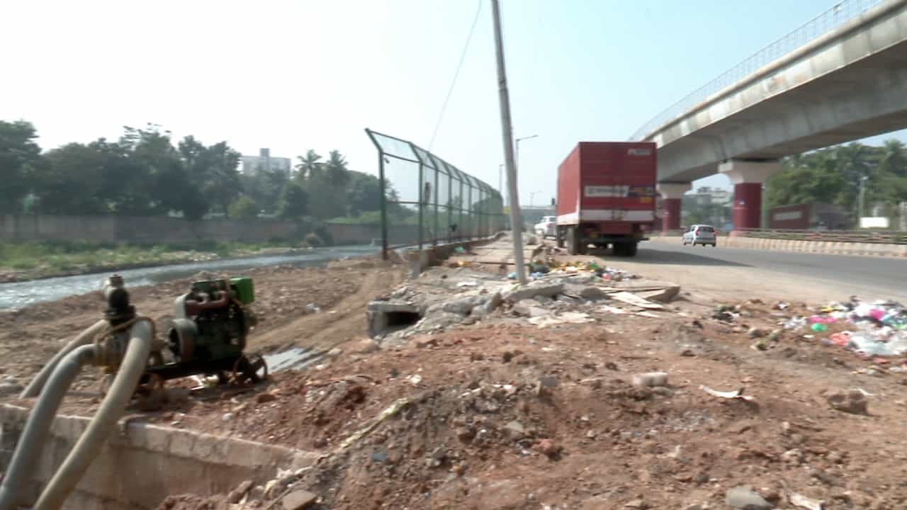 ಮೈಸೂರು ಕಡೆಗೆ ಪರ್ಯಾಯ ರಸ್ತೆ ನಿರ್ಮಾಣಕ್ಕೆ ಯೋಜನೆ: ವೃಷಭಾವತಿ ರಾಜಕಾಲುವೆ ಮೇಲೆ ತಲೆಎತ್ತಲಿದೆ ರಸ್ತೆ ಮೈಸೂರು ಕಡೆಗೆ ಪರ್ಯಾಯ ರಸ್ತೆ ನಿರ್ಮಾಣಕ್ಕೆ ಯೋಜನೆ: ವೃಷಭಾವತಿ ರಾಜಕಾಲುವೆ ಮೇಲೆ ತಲೆಎತ್ತಲಿದೆ ರಸ್ತೆ
