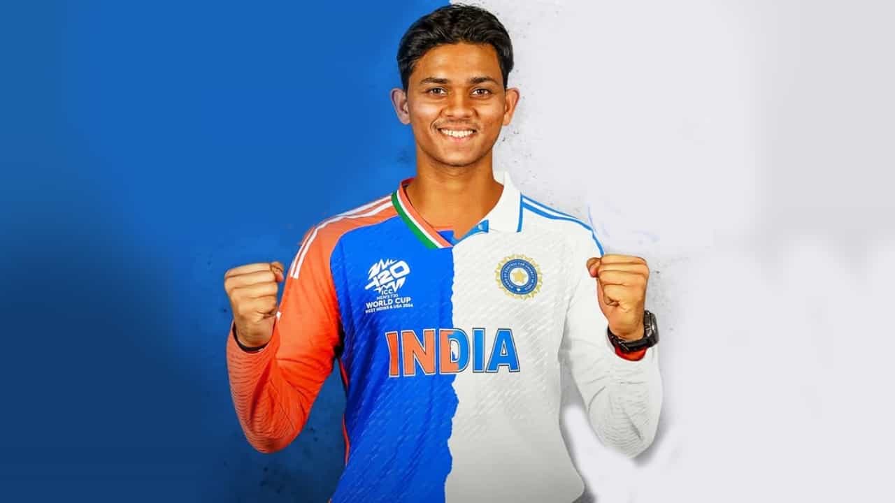 ಯಶಸ್ವಿ ಜೈಸ್ವಾಲ್... ಟೀಮ್ ಇಂಡಿಯಾದ ಪ್ರಸ್ತುತ ಯಶಸ್ವಿ ಆರಂಭಿಕ ಬ್ಯಾಟರ್. ಜೈಸ್ವಾಲ್ ಈಗಾಗಲೇ ಟಿ20 ಹಾಗೂ ಟೆಸ್ಟ್ ತಂಡಗಳಲ್ಲಿ ಭಾರತದ ಪರ ಕಣಕ್ಕಿಳಿದಿದ್ದಾರೆ. ಈ ಎರಡೂ ಸ್ವರೂಪಗಳಲ್ಲೂ ಯಶಸ್ವಿಯಾಗಿದ್ದರೂ, ಜೈಸ್ವಾಲ್ಗೆ ಏಕದಿನ ತಂಡದಲ್ಲಿ ಮಾತ್ರ ಚಾನ್ಸ್ ನೀಡಿರಲಿಲ್ಲ.