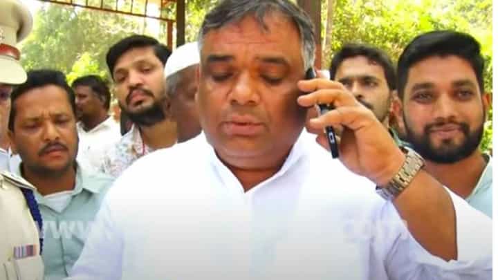 ಯಲ್ಲಾಪುರ ಬಳಿ ಭೀಕರ ಲಾರಿ ಅಪಘಾತವನ್ನು ಸಿಎಂಗೆ ವಿವರಿಸಿ ಹೆಚ್ಚಿನ ಪರಿಹಾರ ಕೇಳಿದ ಶಾಸಕ ಪಠಾಣ್ ಯಲ್ಲಾಪುರ ಬಳಿ ಭೀಕರ ಲಾರಿ ಅಪಘಾತವನ್ನು ಸಿಎಂಗೆ ವಿವರಿಸಿ ಹೆಚ್ಚಿನ ಪರಿಹಾರ ಕೇಳಿದ ಶಾಸಕ ಪಠಾಣ್