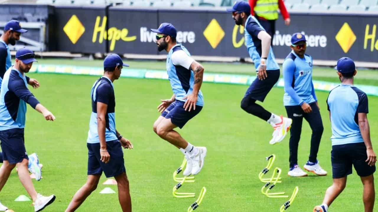 ವಿರಾಟ್ ಕೊಹ್ಲಿಯ ಹಳೆಯ ನಿಯಮಗಳನ್ನು ಜಾರಿಗೊಳಿಸಲು ಮುಂದಾದ ಬಿಸಿಸಿಐ ವಿರಾಟ್ ಕೊಹ್ಲಿಯ ಹಳೆಯ ನಿಯಮಗಳನ್ನು ಜಾರಿಗೊಳಿಸಲು ಮುಂದಾದ ಬಿಸಿಸಿಐ