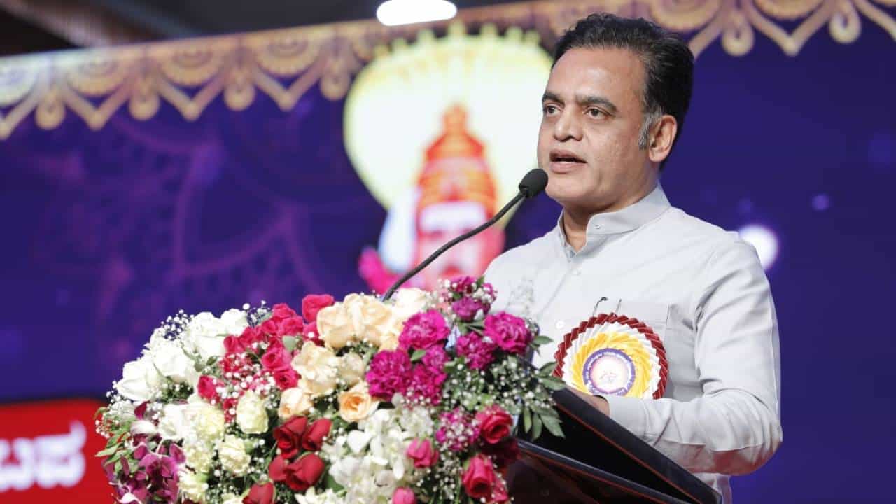 545 ಪಿಎಸ್ಐ ನೇಮಕಾತಿ ಪರೀಕ್ಷೆ ಹಗರಣ: ವಿಚಾರಣೆಗೆ ಹಾಜರಾದ ಅಶ್ವತ್ ನಾರಾಯಣ ಹೇಳಿದ್ದಿಷ್ಟು 545 ಪಿಎಸ್ಐ ನೇಮಕಾತಿ ಪರೀಕ್ಷೆ ಹಗರಣ: ವಿಚಾರಣೆಗೆ ಹಾಜರಾದ ಅಶ್ವತ್ ನಾರಾಯಣ ಹೇಳಿದ್ದಿಷ್ಟು
