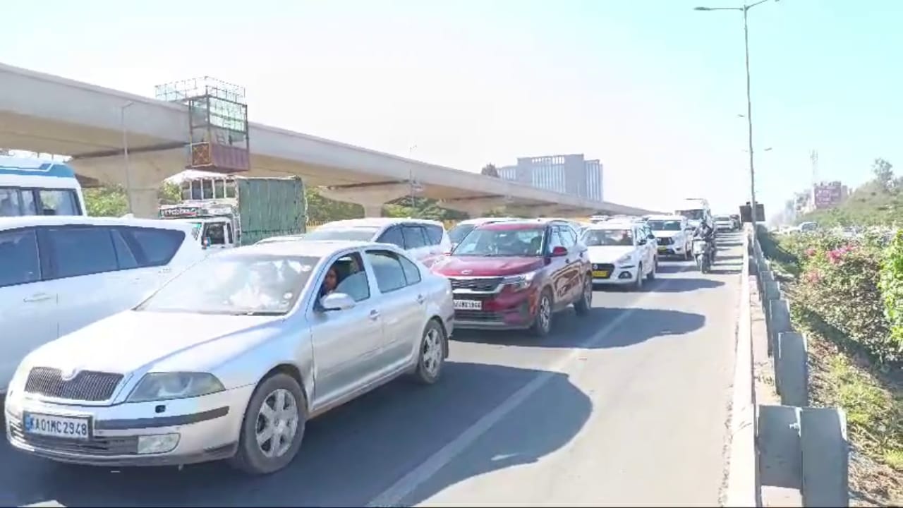 ಬೆಂಗಳೂರು ಏರ್ ಶೋ: ಜರ್ಮನ್ ಪೈಲಟ್​ಗಳಿಗೂ ತಟ್ಟಿದ ಟ್ರಾಫಿಕ್ ಜಾಮ್ ಬಿಸಿ, ಉದ್ಘಾಟನಾ ಸಮಾರಂಭ ಮಿಸ್