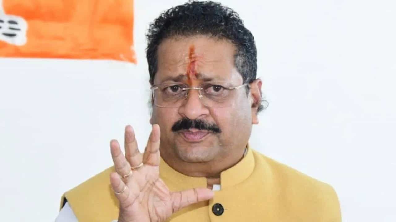 ನೋಟಿಸ್​ಗೆ ಉತ್ತರ ನೀಡದ ಯತ್ನಾಳ್ ವಿರುದ್ಧ ಕ್ರಮ ಕೈಗೊಳ್ತಾರಾ ವರಿಷ್ಠರು? ಬಿಜೆಪಿ ಹೈಕಮಾಂಡ್ ಮುಂದಿನ ನಡೆಯೇನು?