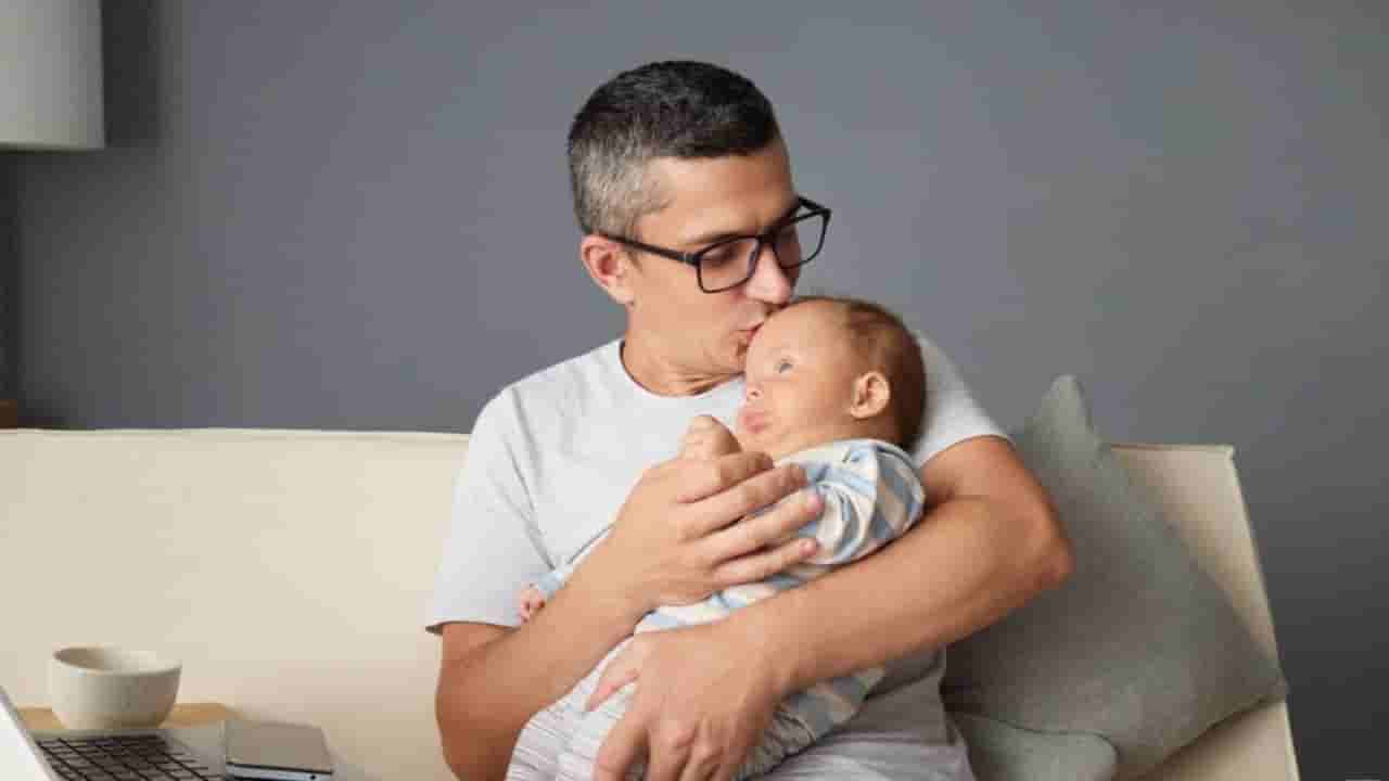 Viral: ಪಿತೃತ್ವ ರಜೆ ಕೊಡೋದು ಬಿಟ್ಟು ವರ್ಗಾವಣೆ ಮಾಡಲು ಮುಂದಾದ ಬಾಸ್; ಕೋಪಕ್ಕೆ 8 ಕೋಟಿ ರೂ. ಸಂಬಳದ ಉದ್ಯೋಗ ತ್ಯಜಿಸಿದ ವಕೀಲ