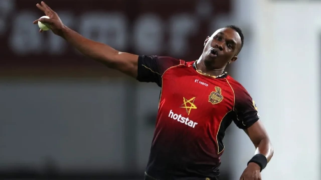 2006 ರಿಂದ 2024 ರವರೆಗೆ 582 ಟಿ20 ಪಂದ್ಯಗಳನ್ನಾಡಿರುವ ಡ್ವೇನ್ ಬ್ರಾವೊ 546 ಇನಿಂಗ್ಸ್ಗಳಲ್ಲಿ ಬೌಲಿಂಗ್ ಮಾಡಿದ್ದಾರೆ. ಈ ವೇಳೆ 11183 ಎಸೆತಗಳನ್ನು ಎಸೆದಿರುವ ಅವರು ಒಟ್ಟು 631 ವಿಕೆಟ್ ಪಡೆದಿದ್ದರು. ಈ ಮೂಲಕ ಟಿ20 ಕ್ರಿಕೆಟ್ನಲ್ಲಿ ಅತ್ಯಧಿಕ ವಿಕೆಟ್ ಕಬಳಿಸಿದ ವಿಶ್ವ ದಾಖಲೆ ನಿರ್ಮಿಸಿದ್ದರು. ಇದೀಗ ಈ ದಾಖಲೆಯನ್ನು ಅಫ್ಘಾನ್ ಸ್ಪಿನ್ನರ್ ರಶೀದ್ ಖಾನ್ ಮುರಿದಿದ್ದಾರೆ.