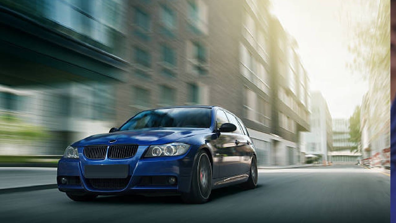 ಚಲಿಸುವ ಕಾರಿನಿಂದ ಜಿಗಿಯುವುದಾಗಿ ಹೆದರಿಸಿದ ಮಗನಿಗೆ ಕೋಲಿನಿಂದ ಹೊಡೆದ ತಾಯಿ ಚಲಿಸುವ ಕಾರಿನಿಂದ ಜಿಗಿಯುವುದಾಗಿ ಹೆದರಿಸಿದ ಮಗನಿಗೆ ಕೋಲಿನಿಂದ ಹೊಡೆದ ತಾಯಿ