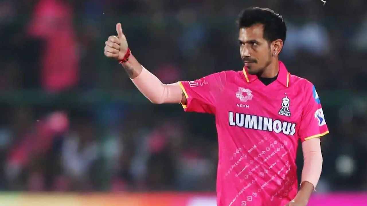 ಇನ್ನು ಟಿ20 ಕ್ರಿಕೆಟ್ನಲ್ಲಿ ಭಾರತದ ಪರ ಅತೀ ಹೆಚ್ಚು ವಿಕೆಟ್ ಕಬಳಿಸಿದ ದಾಖಲೆ ಯುಜ್ವೇಂದ್ರ ಚಹಲ್ ಹೆಸರಿನಲ್ಲಿದೆ. 2009 ರಿಂದ ಟಿ20 ಪಂದ್ಯಗಳನ್ನಾಡುತ್ತಿರುವ ಚಹಲ್ ಈವರೆಗೆ 309 ಇನಿಂಗ್ಸ್ಗಳಲ್ಲಿ ಬೌಲಿಂಗ್ ಮಾಡುತ್ತಿದ್ದಾರೆ. ಈ ವೇಳೆ 6695 ಎಸೆತಗಳಲ್ಲಿ 364 ವಿಕೆಟ್ ಪಡೆದು ಈ ದಾಖಲೆ ನಿರ್ಮಿಸಿದ್ದಾರೆ.