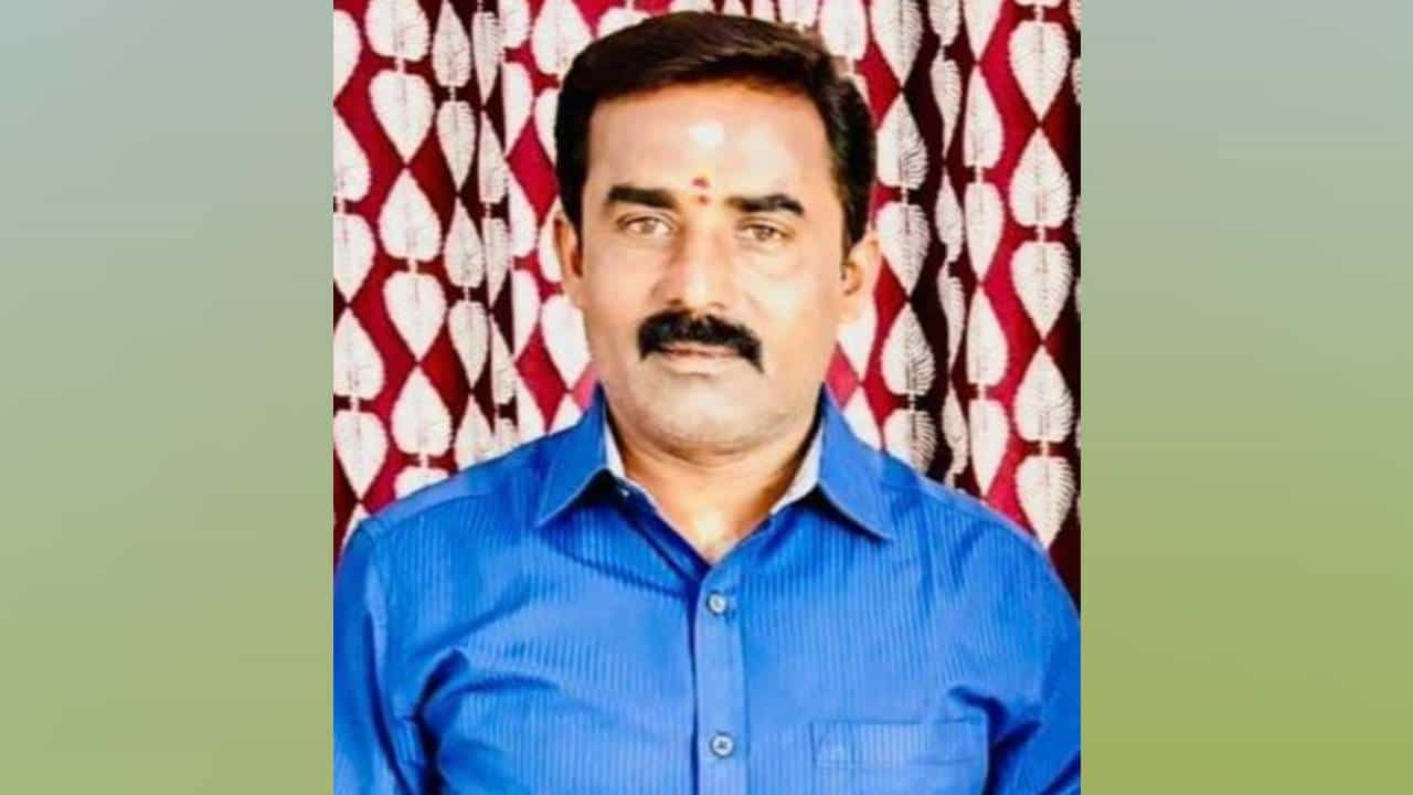 ಚಿಂತಾಮಣಿ: ವ್ಯಕ್ತಿಯ ಬರ್ಬರ ಹತ್ಯೆ, ಜೆಸಿಬಿ ಚಾಲಕನ ಮೇಲೆ ಶಂಕೆ ಚಿಂತಾಮಣಿ: ವ್ಯಕ್ತಿಯ ಬರ್ಬರ ಹತ್ಯೆ, ಜೆಸಿಬಿ ಚಾಲಕನ ಮೇಲೆ ಶಂಕೆ