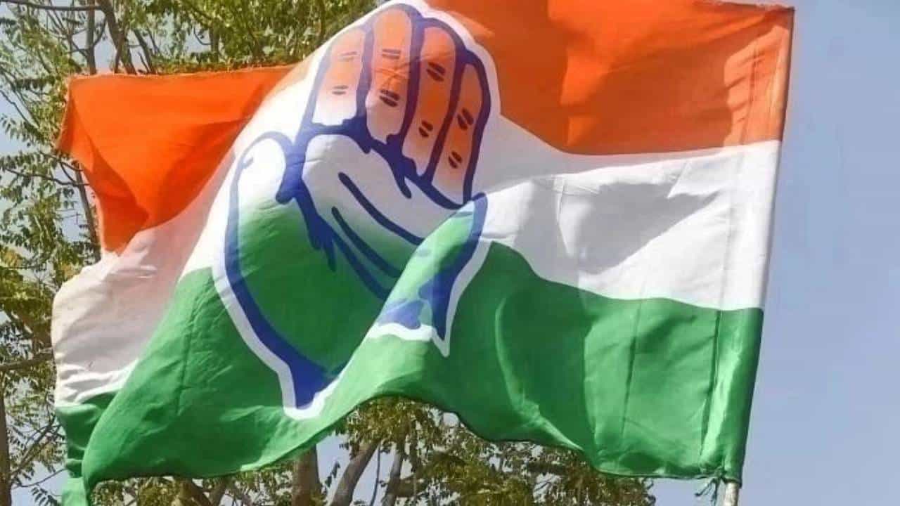 ಕೋಲಾರ ಜಿಲ್ಲಾ ಕಾಂಗ್ರೆಸ್​ನಲ್ಲಿ ನಿಲ್ಲದ ಬಣ ರಾಜಕೀಯ: ಶಾಸಕರ ನಡುವೆ ಮುಸುಕಿನ ಗುದ್ದಾಟ