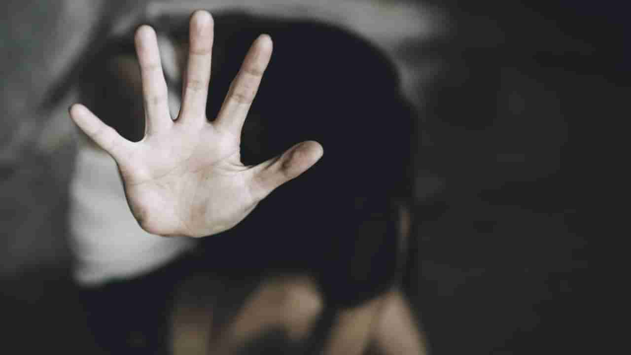 ಮಾಜಿ ಗರ್ಲ್ಫ್ರೆಂಡ್ಗೆ ಬೇರೊಬ್ಬನ ಜತೆ ಸಂಬಂಧ, ಸ್ನೇಹಿತರ ಜತೆ ಸೇರಿ ಆಕೆಯ ಮೇಲೆ ಅತ್ಯಾಚಾರ